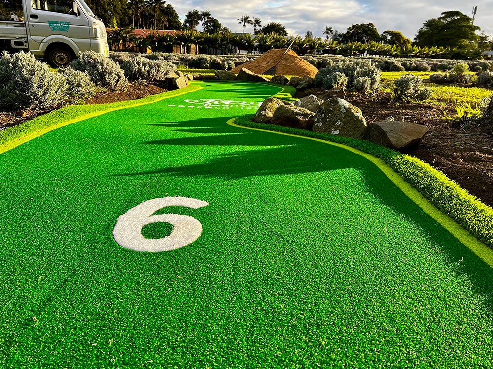 custom putting green with personalized logo
